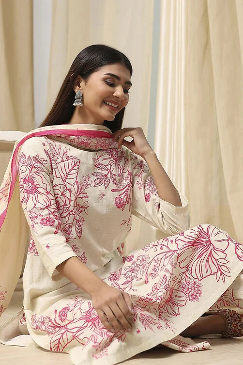 The Ultimate Guide to Choosing the Perfect Saree for Any Occasion